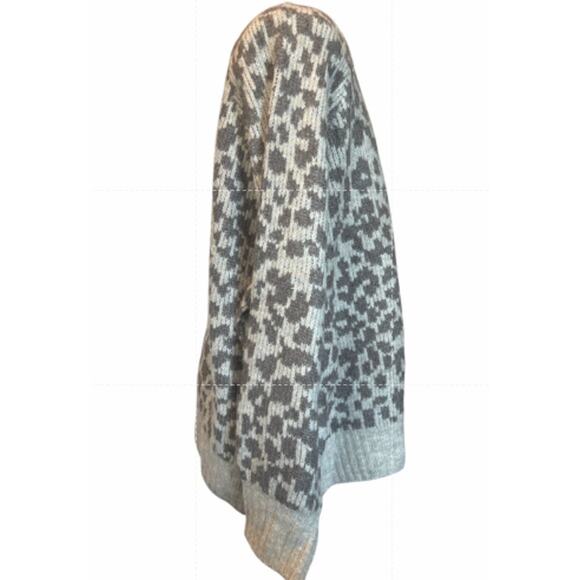 NWT Old Navy Plus Size Women's Cheetah Print Sweater Size 4X - Picture 2 of 5